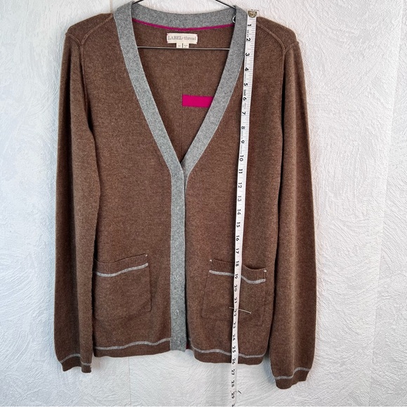 Label + thread Brown 100% Cashmere Cardigan Size Medium - Picture 3 of 7
